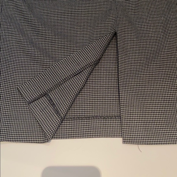 TOBIAS Skirt with Belt - Picture 7 of 10